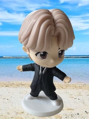 TinyTAN BTS JUNG KOOK Figurine x McDonald's 2025 Happy Meal Toy